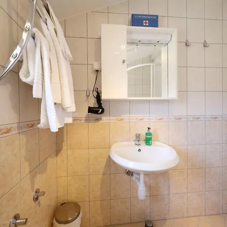 Mit Blick Auf Wasser By Interhome Apartman Vir
