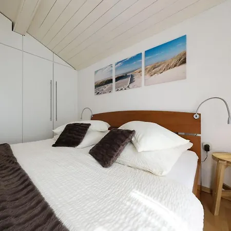 Mit Blick Auf Wasser By Interhome *