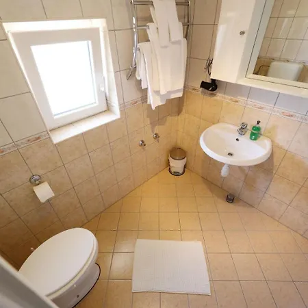Mit Blick Auf Wasser By Interhome Vir