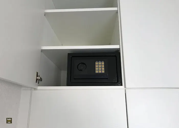 Mit Blick Auf Wasser By Interhome