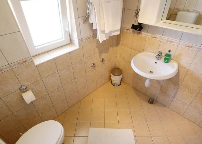 Mit Blick Auf Wasser By Interhome Vir